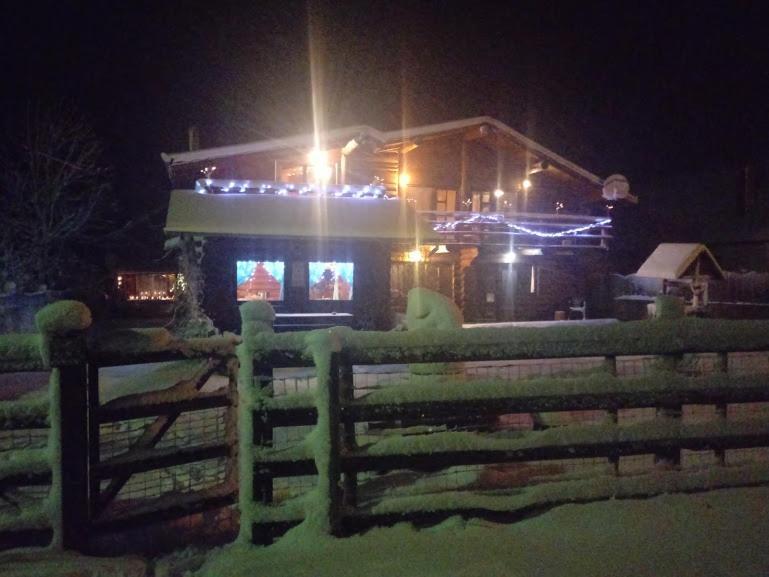 בית הארחה Sîmbăta de Sus 	Casa Muntelui - Sambata מראה חיצוני תמונה